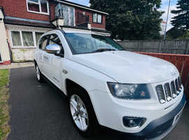 Jeep Compass, 2014 (14) white estate, Automatic Petrol, 125,513 miles