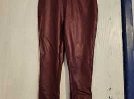 Girls burgundy fake leather legging