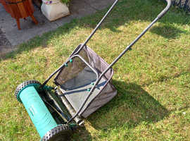 Hand lawnmower