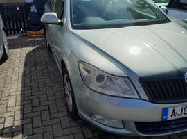Skoda Octavia, 2009 (09) Green Estate, Manual Diesel, 183,010 miles