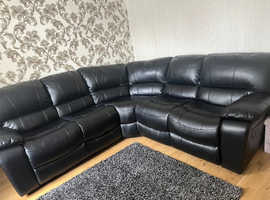 Corner sofa recliner