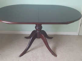 Stag Minstrel Mahogany Oval Dining Table