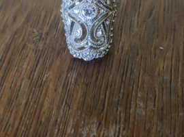 Vintage style full finger diamond ring