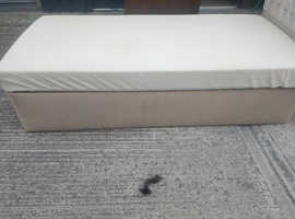 Adjustable electric bed