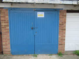 SS14 ~ Lock Up Garage ~Thistledown ~ Basildon ~ Easy access ~ Central Location ~ Rare opportunity !