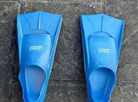 Zoggs fins 41-42