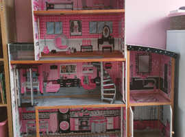 Large Dollhouse KidKraft
