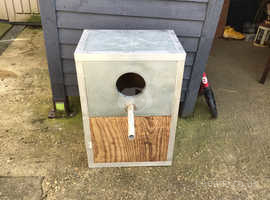 Large 2ft Parrot Nest Box With Metal Edging.