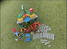 Thomas and friends super station track set and accessaries