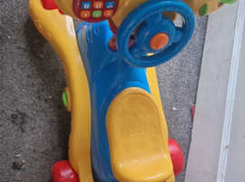 Baby walker/ride on