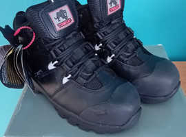 Tomcat safety boots