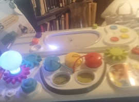 Baby Einstein curiousity table activity centre