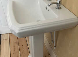 Bathroom sink