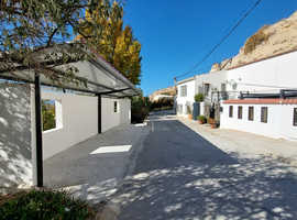 Spain / Andalusia: 2 modern cave houses with 320 m2 of living space