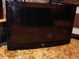 LG 32 inch TV