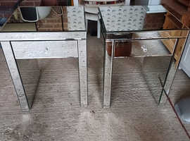 2 lovley mirrored bedside cabinets
