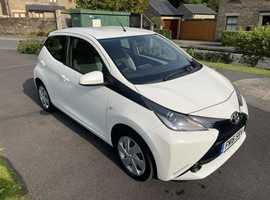 Toyota Aygo, 2016 (16) white other, Automatic Petrol, 23959 miles