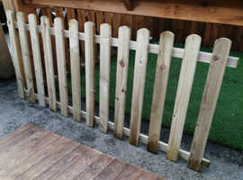 ROUND TOP PICKET FENCES FROM £30