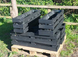 Recycled pallet planters