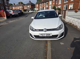 Volkswagen Golf, 2017 (17) White Hatchback, Manual Diesel, 64,515 miles