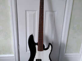 Fender Squire P-Bass - Black.