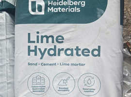 Heidelberg Materials: 8 x Hydrated Lime 25kg & 2 x Multicem Cement 25kg.