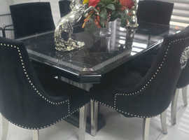 Black varsarce table 1.8 can extend 6 chairs Black with chrome knockers