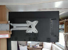 Avtex 24 inch television