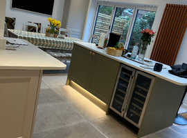 Floor and wall tiling kitchens & bathrooms