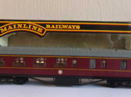 Mainline railways BSK Coach Maroon 2nd class cat no:- 37-108