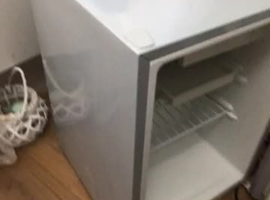 Second Hand Fridges And Freezers In Exmouth Buy Used Kitchen And Cooking Appliances Freeads Classified Ads