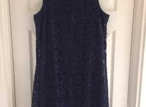 (679) Navy lace dress, size 12, new!