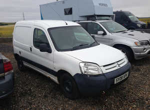 BREAKING CITROEN BERLINGO VAN 1.4 PETROL LOW MILES ON ENGINE. DELIVERY AVAILABLE