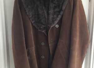 (486) Men's long jacket/coat, size medium, new!
