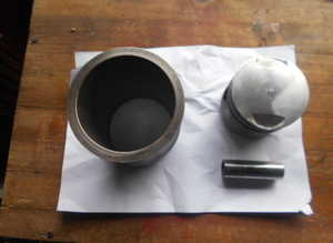 Piston and liner for Alfa Romeo Montreal