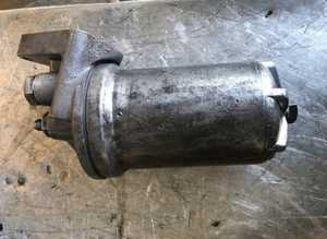 Oil filter support for Mercedes 190