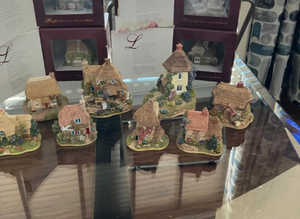 Selling collection of Lilliput Lanes together for £25