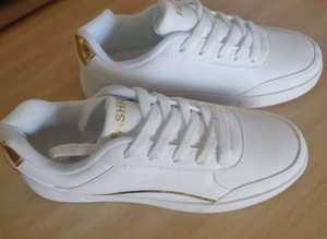 White Skate Shoes - Stylishly Casual, Round Toe.