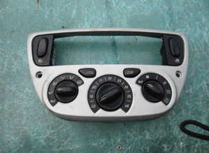 A/c control set on the dashboard for Ferrari 360