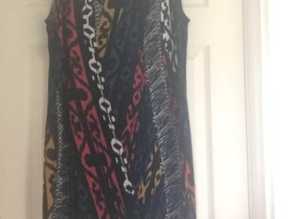 (456) Dress, size medium (fits a 12/14)