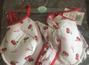 (422) Bra and thong set, size 38c, new!