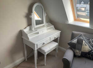 Dressing table with mirror