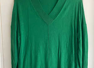 (824) Next ladies emerald green jumper, size large