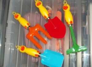 (376) Ducklings children's garden set, new!