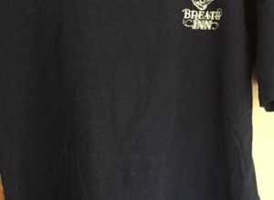 (099) Navy t-shirt, size large, 42-44