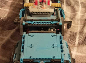 STILL AVAILABLE Retired Set LEGO Technic 42070 6 x 6 Huge 6x6 All Terrain Blue Tow Truck / Transporter