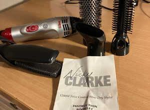 Nicky Clarke Frizz Control /Nicky Clarke Hair Dryer