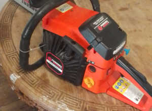 PARKER CHAIN SAW FOR SALE ONLY 3 MONTHS OLD £75.00
