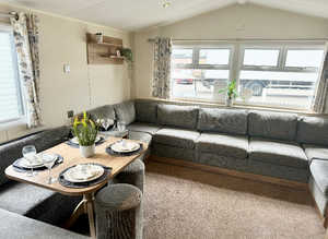 *Cheap caravan for sale 3 bedrooms available now*