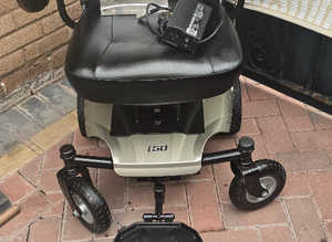 REDUCED:CREST CSS IGO. 21st. 6lbs 15mls Range Powerchair